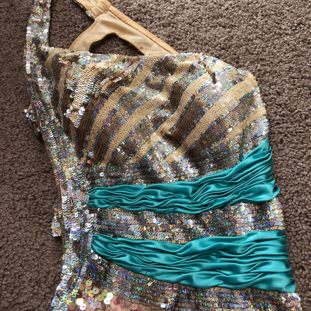 Prom Dress - Picture 3 of 7